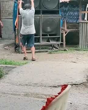 Joget asik didepan sound || Kakeknya siapa nih🤣