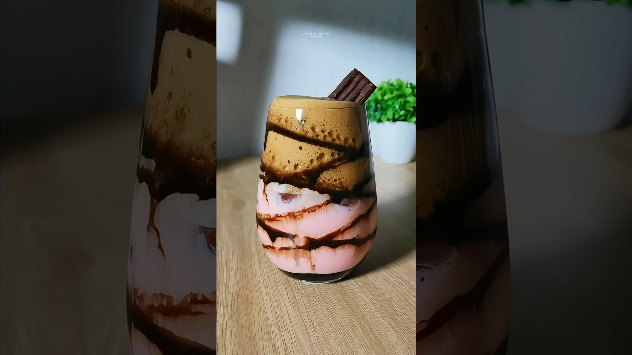 Whipped coffee with strawberry and Kinder chocolate 🍫☕🤎 