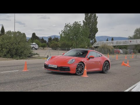 Porsche 911  2019 - Maniobra de esquiva (moose test) y eslalon | km77.com