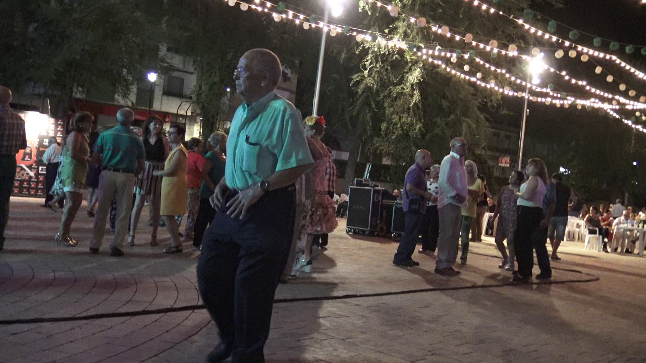 Bailando en la Fiesta de Peal de Becerro