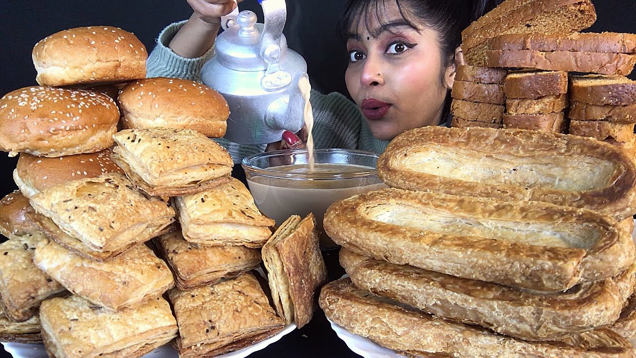 EATING PAV KHAREE FANE RUSH WITH BUTTER CHAI | EATING BREAKFAST | ASMR CHAI MUKBANG | BIG BITES 