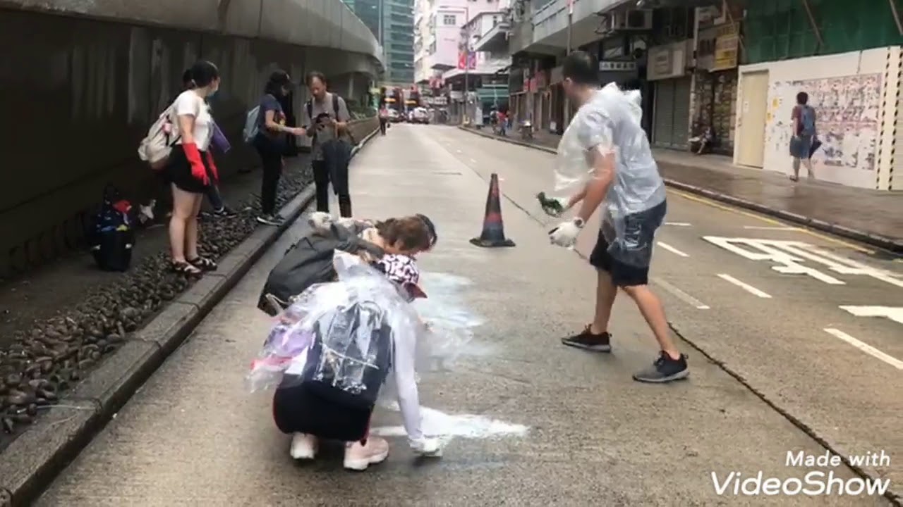 深水埗青年快閃清潔 . 每一位也是修補香港傷痕的志願者