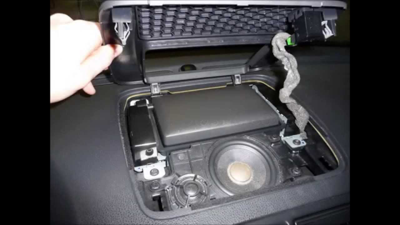 Volvo V50 navigation broken gear (fix/replace) PICTURE