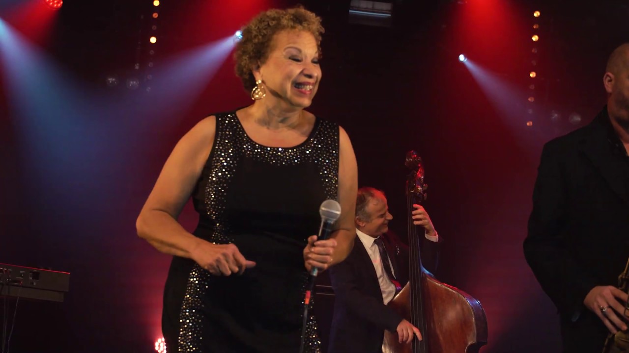 Watch Michele Hendricks "Il y a des cons partout" on YouTube Watch Michele Hendricks "Il y a des cons partout" on YouTube