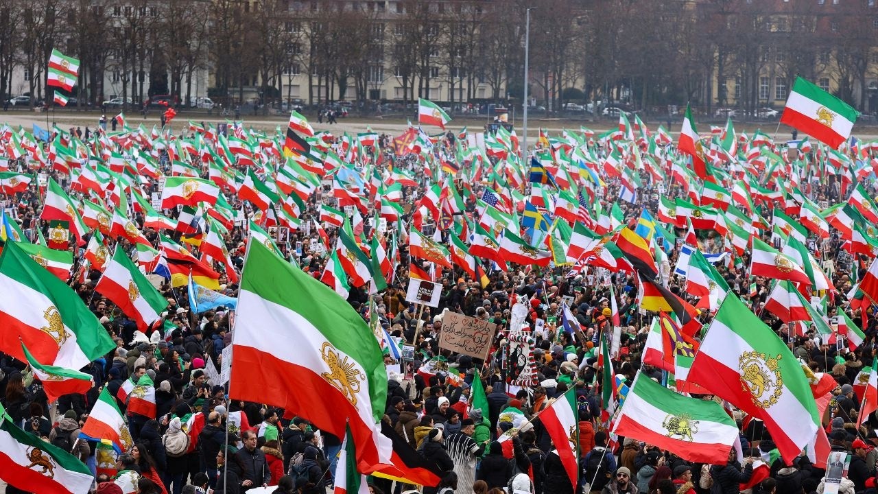 ⁣Protests against Iran regime draw hundreds of thousands