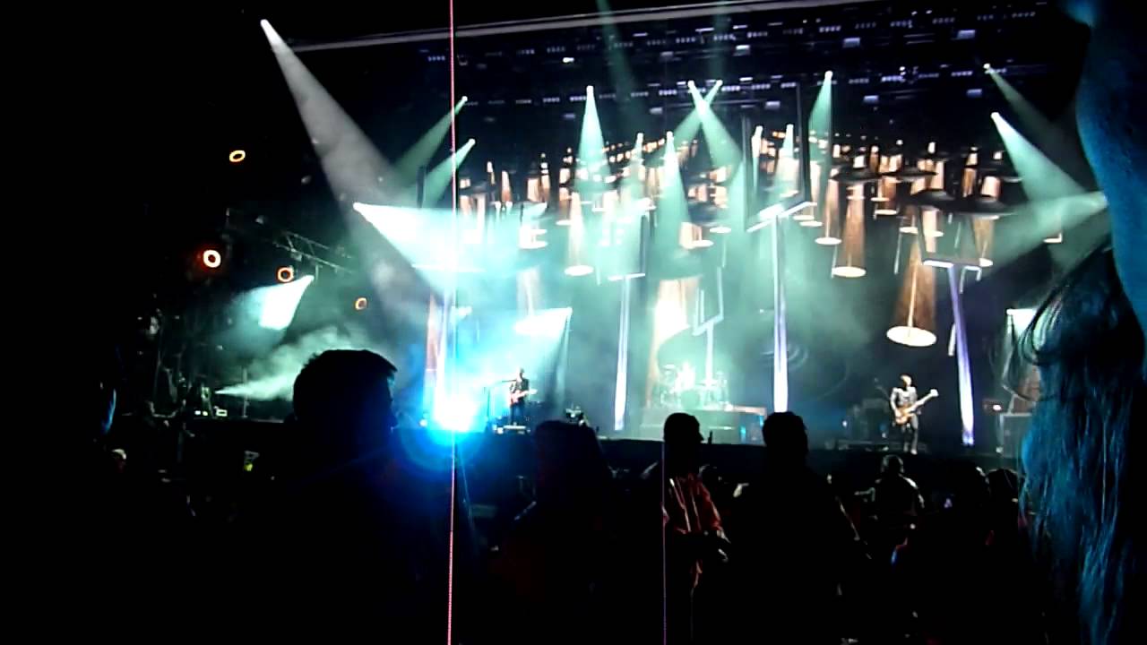 Muse @ Leeds Festival 2011 - New Born (snippet) - YouTube