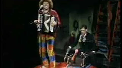 "Weird Al" Yankovic - Another One Rides the Bus