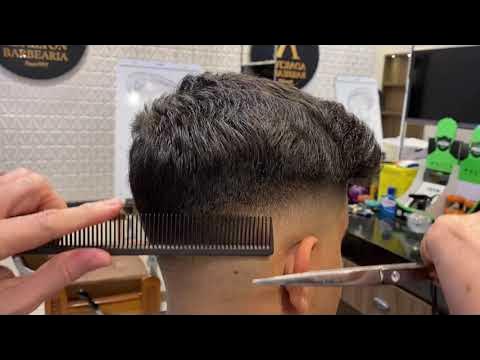 É melhor raspar a cabeça com barbeador ou navalha? Que cuidados tomar? -  05/04/2019 - UOL VivaBem
