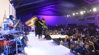 Bebecool Jose Chameleone & Maddox what a priceless moment at Comedy store.