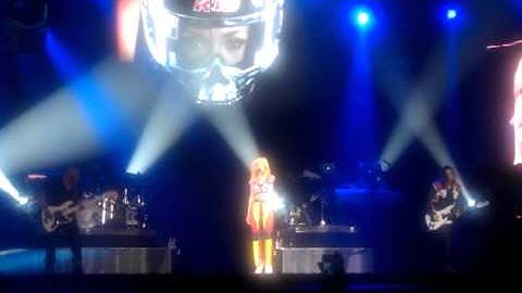 Rihanna What now - Diamond world tour Manchester