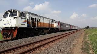 Lokomotif CC 206 90 Kereta 22 Argo Parahyangan Lokomotif CC 206 90 Kereta 22 Argo Parahyangan