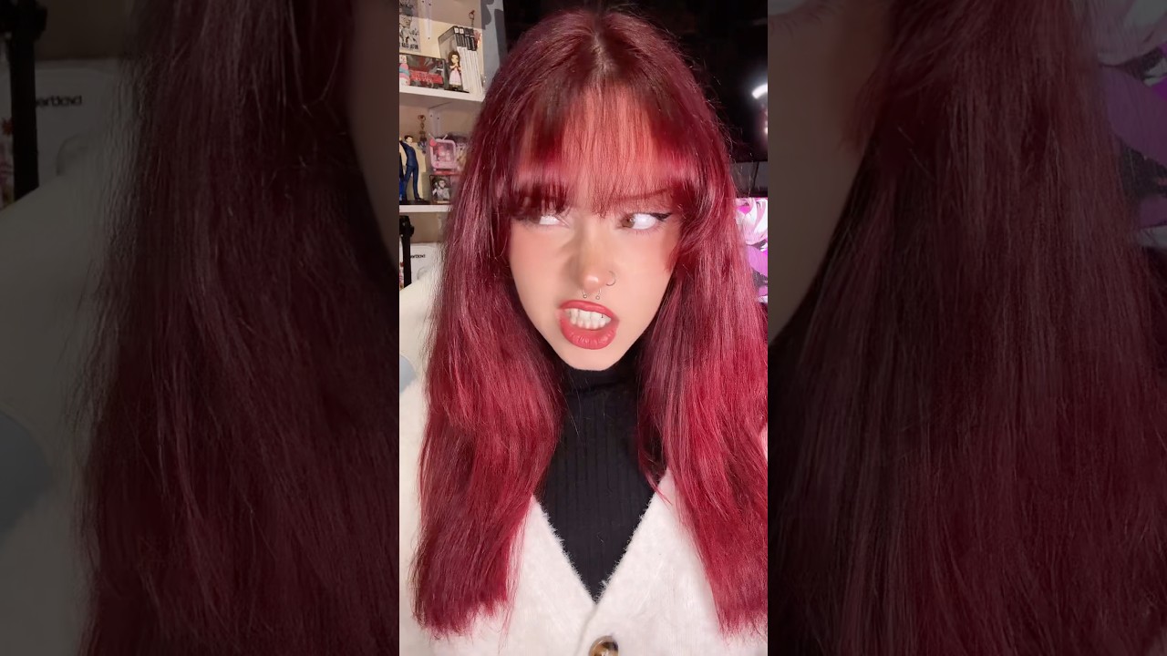 kissss 😛😛 #redheaddays #makeup
