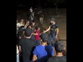 NATHAN QUEIROZ RECEBENDO OS FÃS