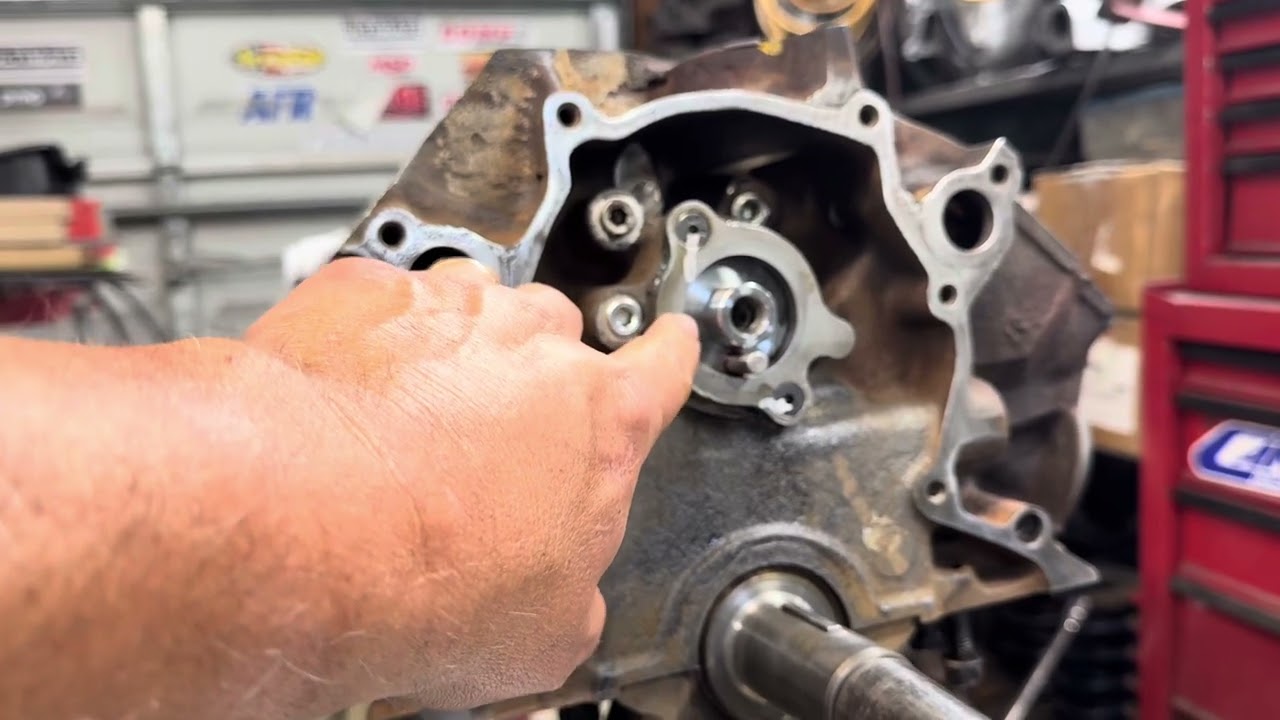 Camshaft thrust plate modification for bougie timing set.