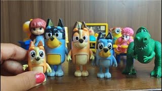 mimi öğretmen ve dinokurun sınıfı ile Sihirli Kelimeler. bluey