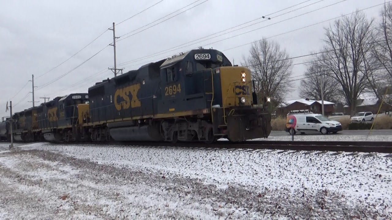 CSX 2694 at Crestwood, KY on a Snowy Day - YouTube