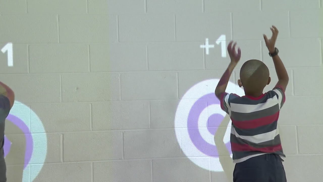 Metro teacher creates innovative PE class - YouTube
