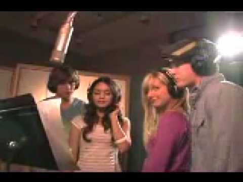 YouTubeでI Can't Take My Eyes Off Of You - High School Musicalを視聴