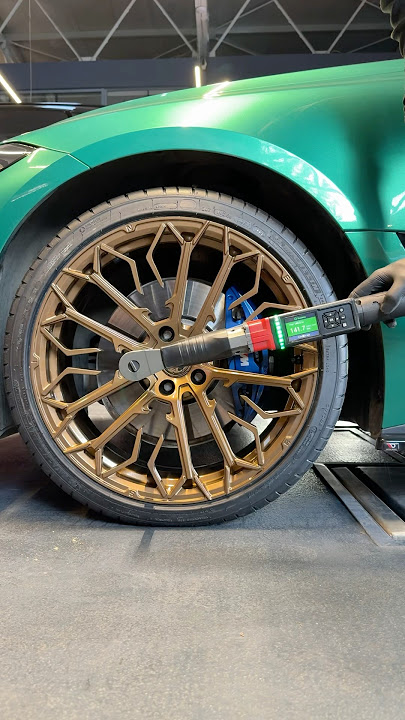 Why You NEED a Digital Torque Wrench for Wheel Bolts #tireshop #torquewrench #howto #didyouknow