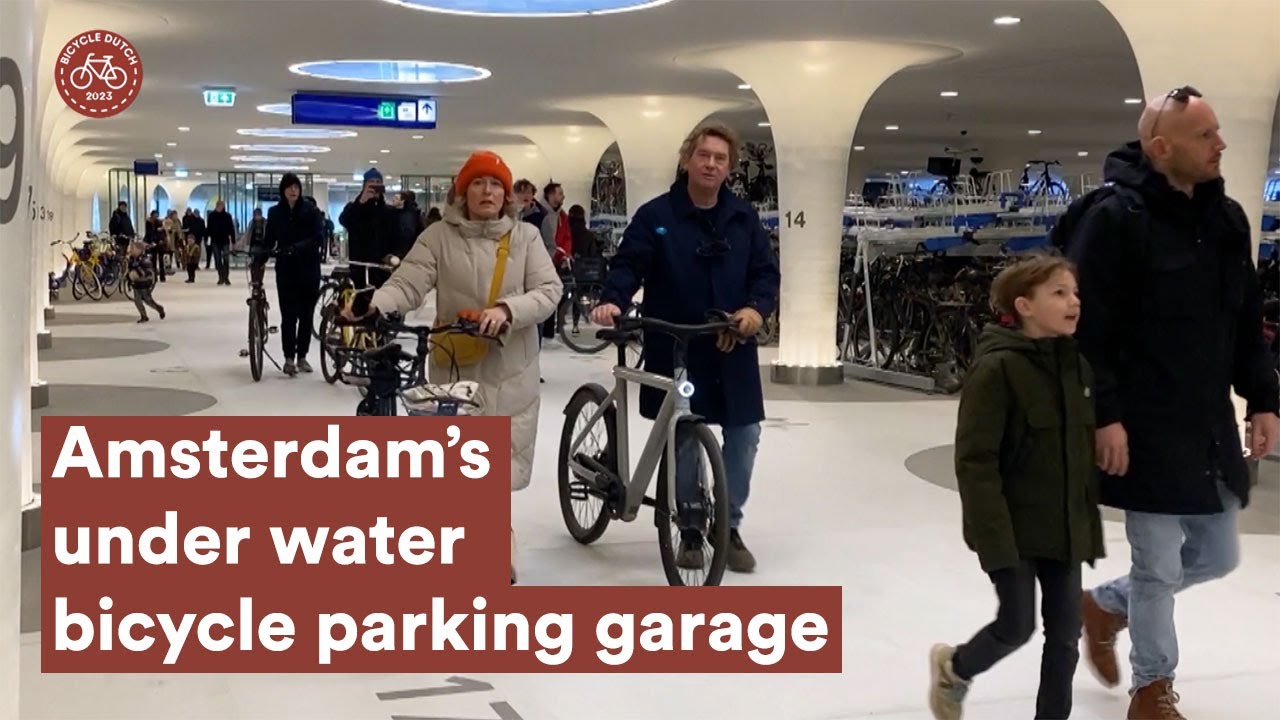 Amsterdam: un méga parking à vélos sous l'eau - MisterTravel