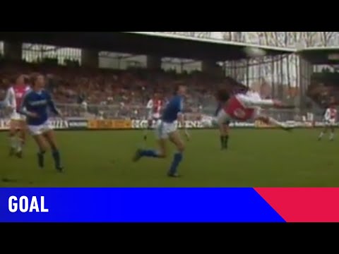 WEERGALOZE OMHAAL Marco van Basten | Ajax - FC Den Bosch (09-11-1986) | Goal