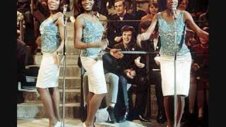 Video thumbnail of "Martha the Vandellas Just One Look"