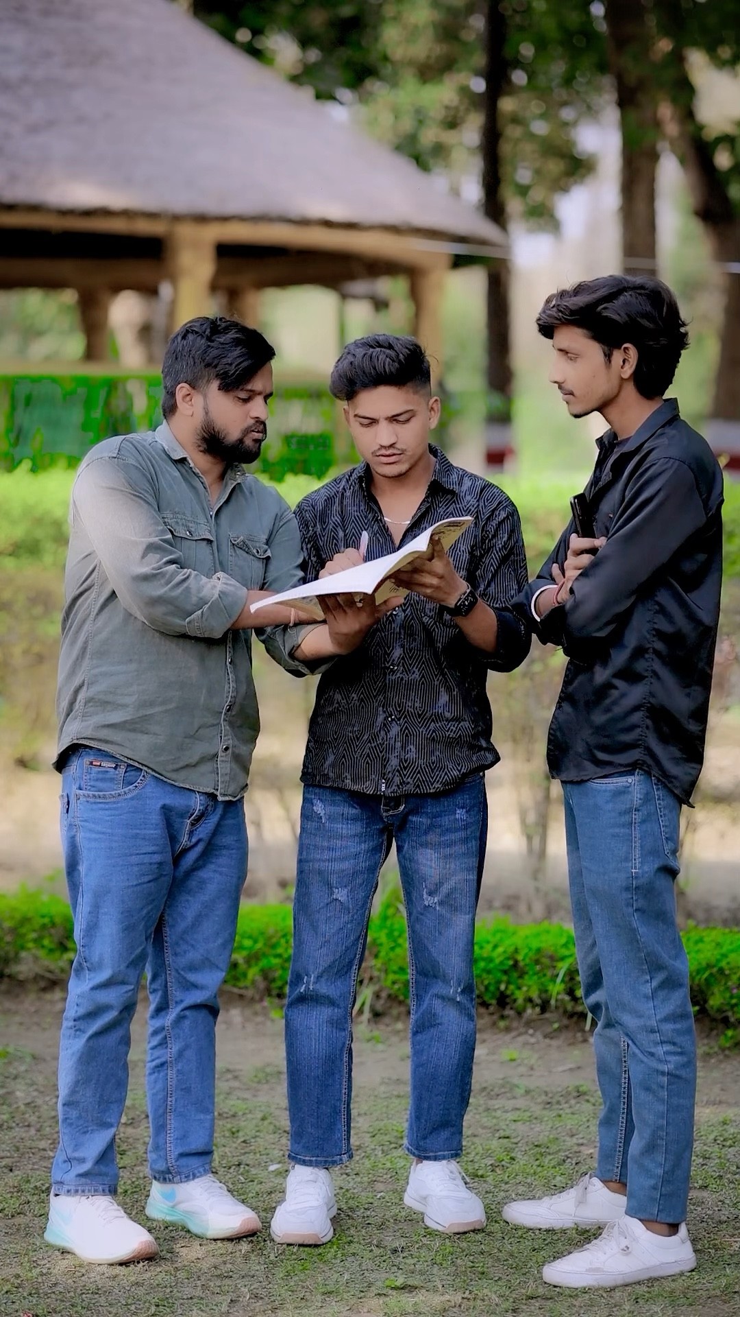 Dost ne bacha liya Aaj
