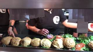 Wow! New Zealand's popular burger bar in Queenstown hard! 5