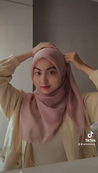 Tutorial hijab segi tiga menutup dada tetap stylish✨ hope you like it, ukhtieeees🤍