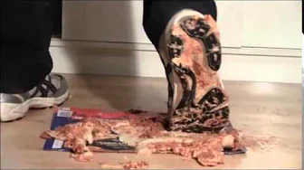 Stomping pan pizza