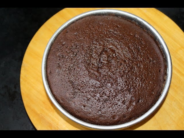 chocolate cake in cooker-प्रेशर कुकर में चॉकलेट केक बनाने कि विधि-how to make cake without oven | Yummy Indian Kitchen