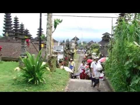 Videó: Pura Besakih, Temple on Gunung Agung, Bali, Indonézia