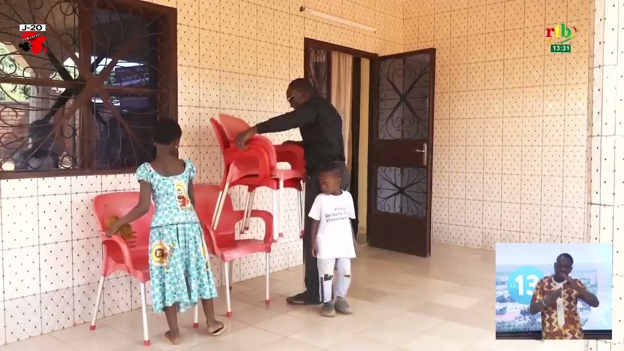 Une semaine à Toussiana : Des briquettes en latérite au cœur des constructions