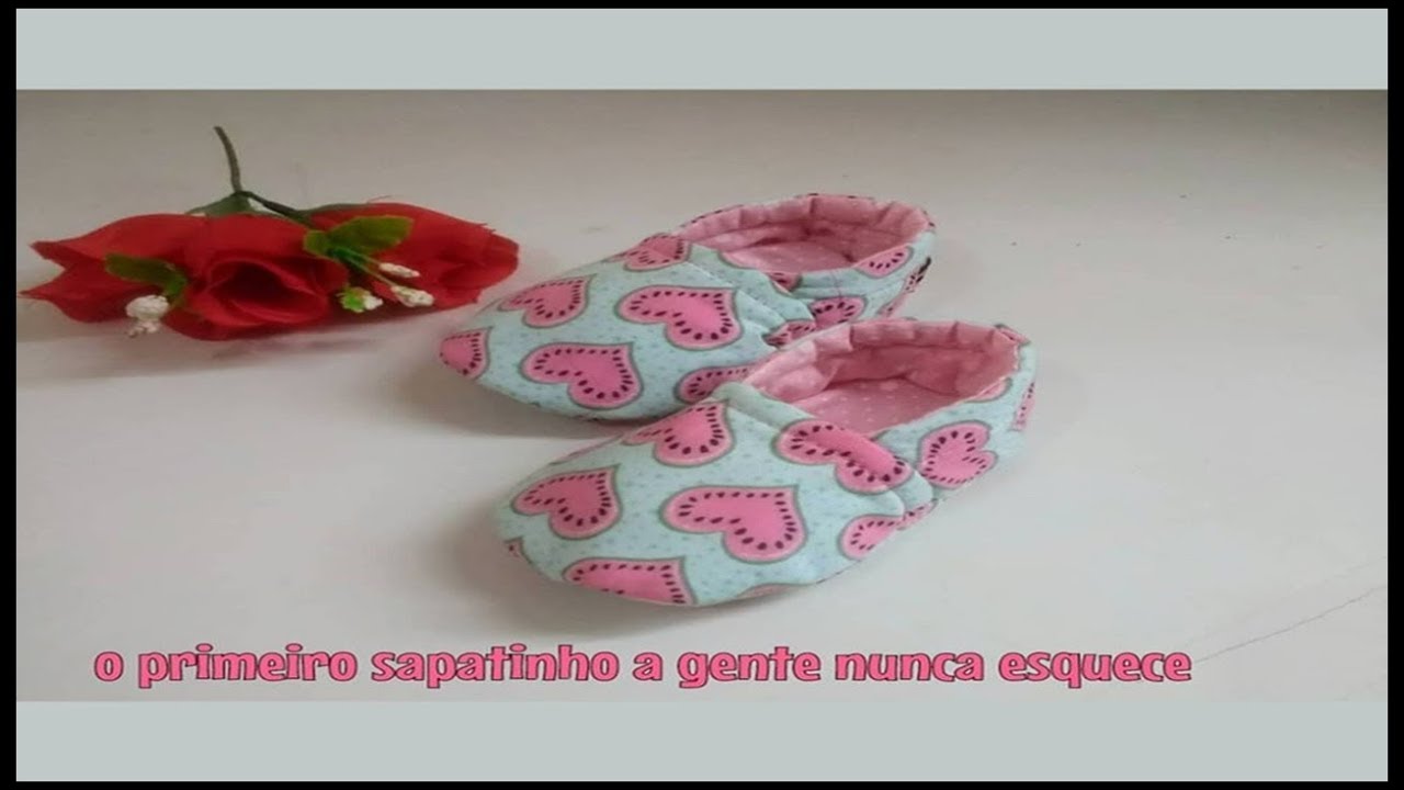 sapatinhos de bebe em tecido