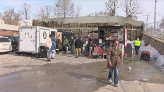 Sioux City Food trucks giving out free meals for people at the warming shelter