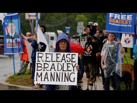 برادلي مانينغ بطل أم خائن