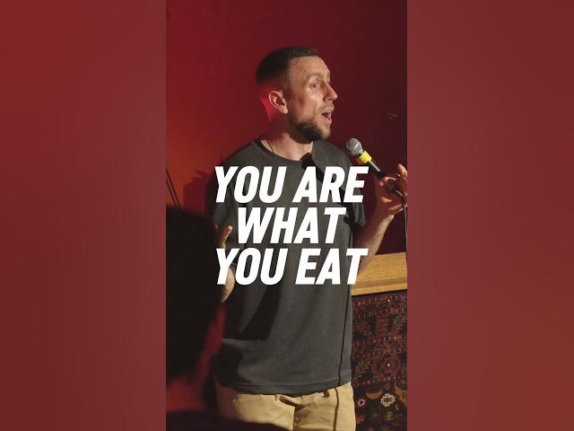 Comedian Dares to Joke About Food 😮‍💨🥨 #shorts #comedy #food #brave #rogierbak