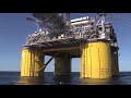 Plataformas petrolíferas gigantes en el mar