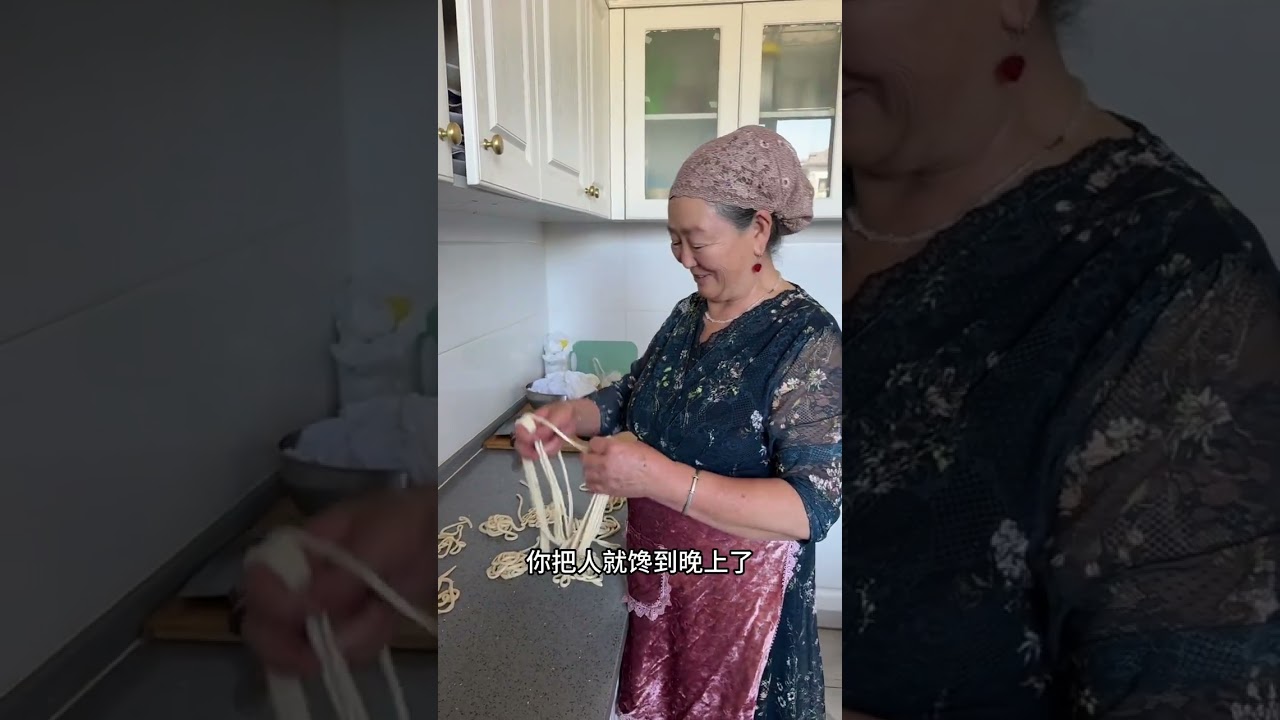 新疆父母商量结婚时间，煮个羊肉做个拌面，羊肉吃肥的拌面吃粗的