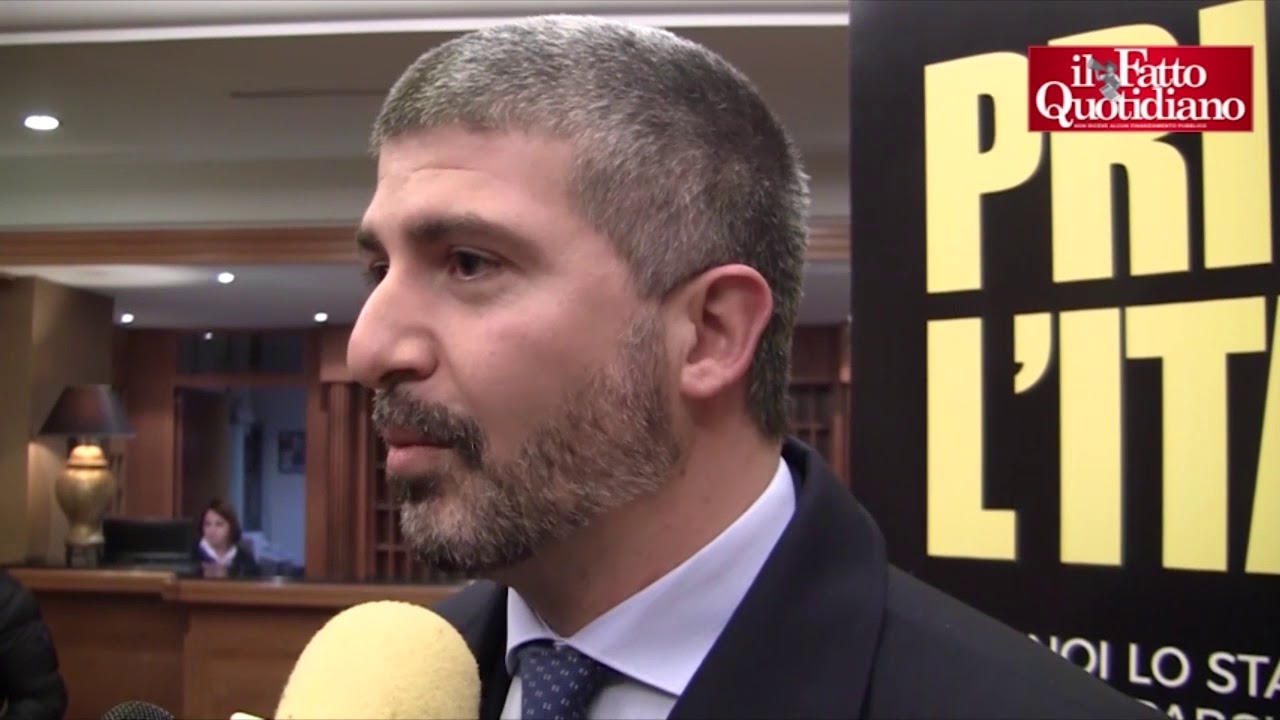 Napoli, comizio blindato per Casapound. Scontri tra polizia e centri sociali