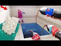 N the pool giant coca cola and mentos vs pepsi cola turka experiment 