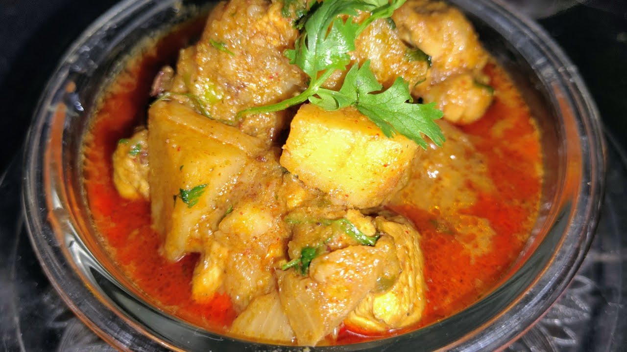 Aloo Murgh k Salan/Potato Chicken Curry/ Simple & Easy Recipe/