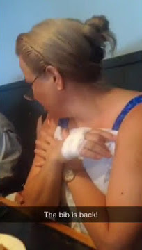 Tante Tina dinner bib