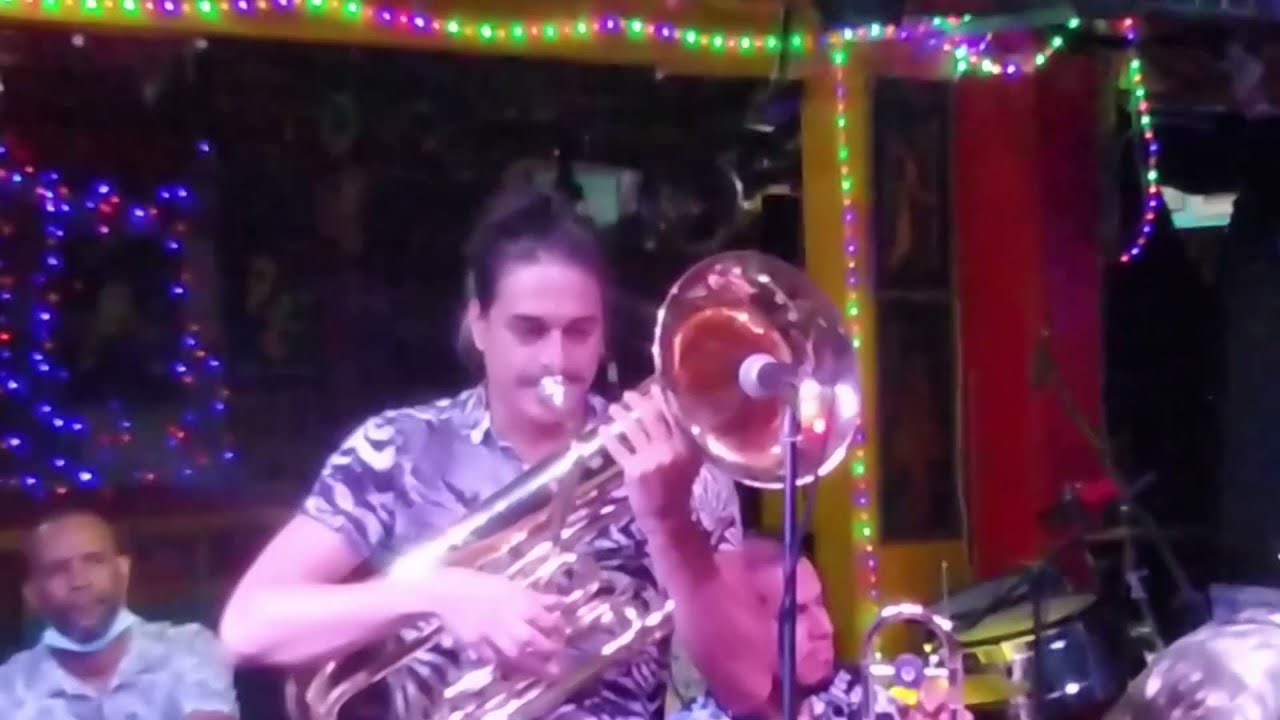 TRES CLARINETES  con Carlos Piña en vivo