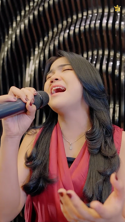 Terbuai aku dalam mulut manismu Yang penuh dengan janji palsu ( DINDA TERATU - GAUN MERAH