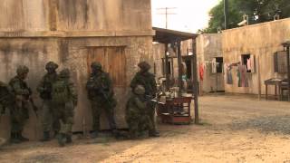 2PPCLI & US Marines attack an enemy compound - RIMPAC 2012
