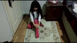 Küçük Kızdan Hint Dansı Chikni Chameli