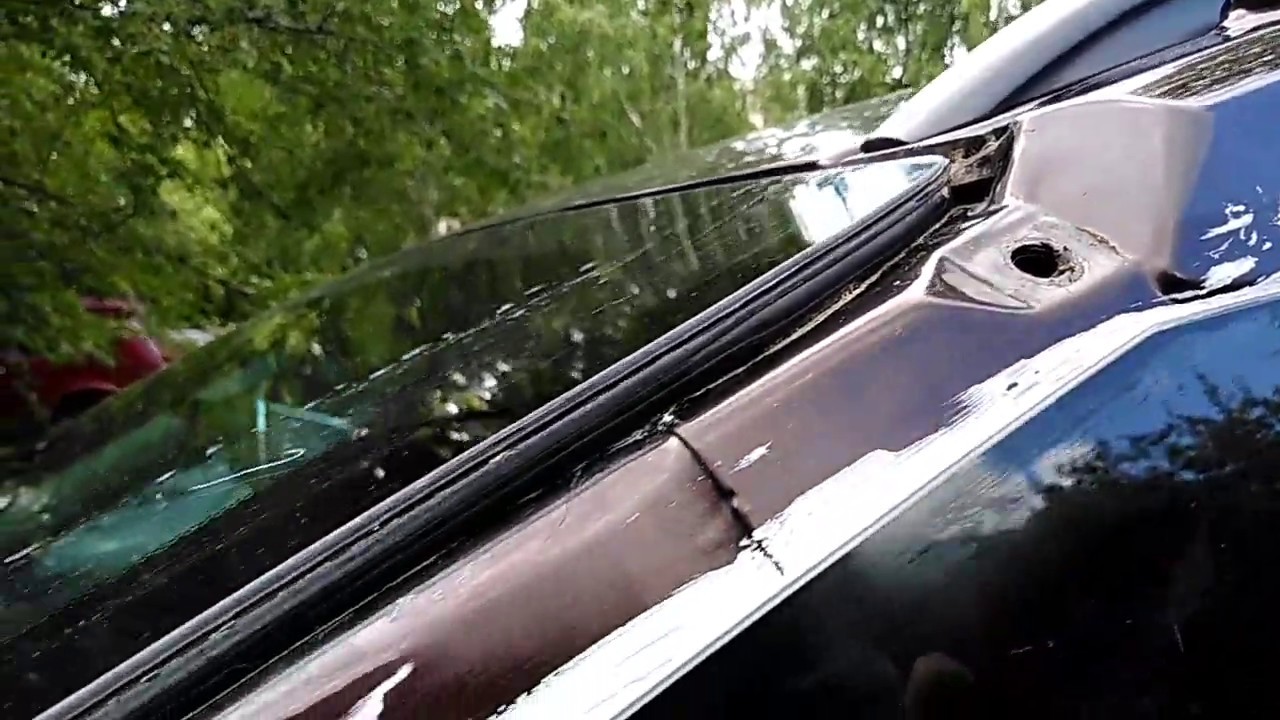 Opel Zafira Tourer, снятие накладки на стойку лобового стекла снаружи ...