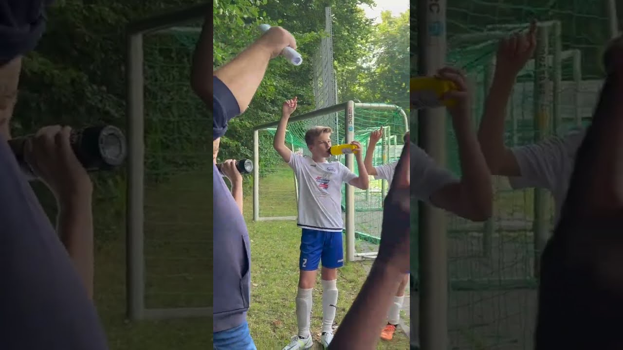 Döner oder Pizza? Essen nach dem Fußball #shorts - YouTube