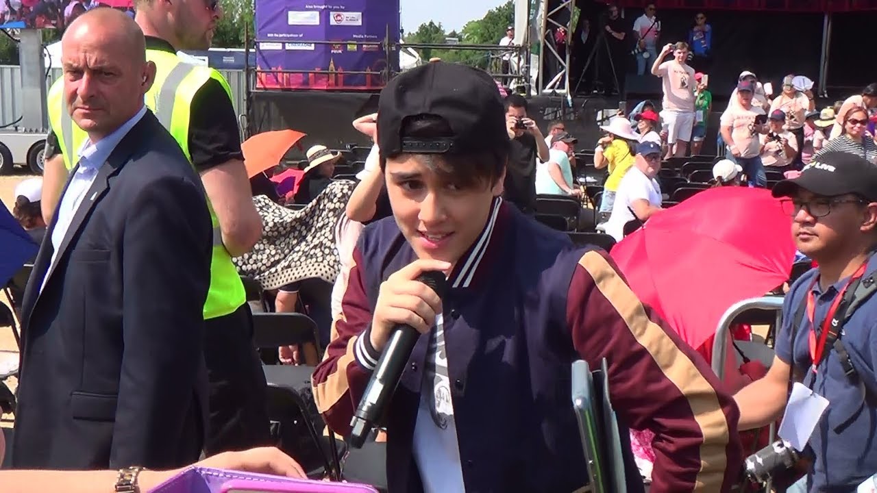 Edward Barber at the 'Barrio Fiesta Sa London 2018' (Original Footage)